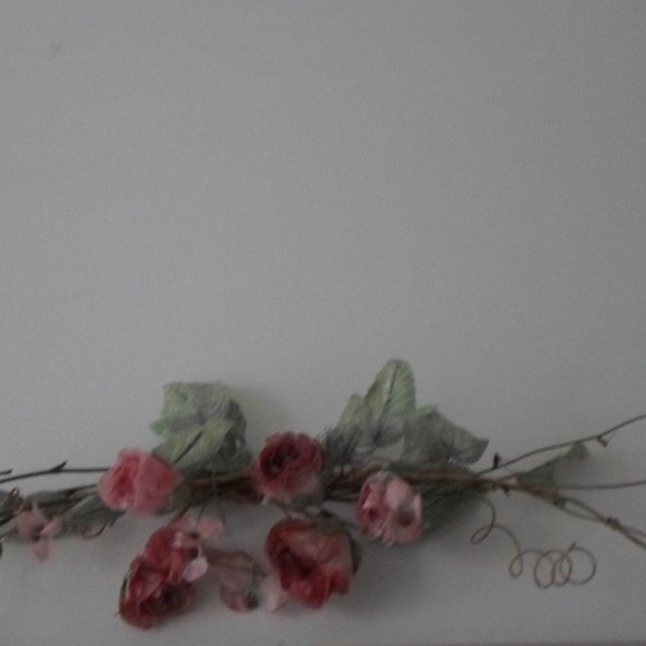 Roses & Foliage Décor – Set of 2 - Picture 4 of 6